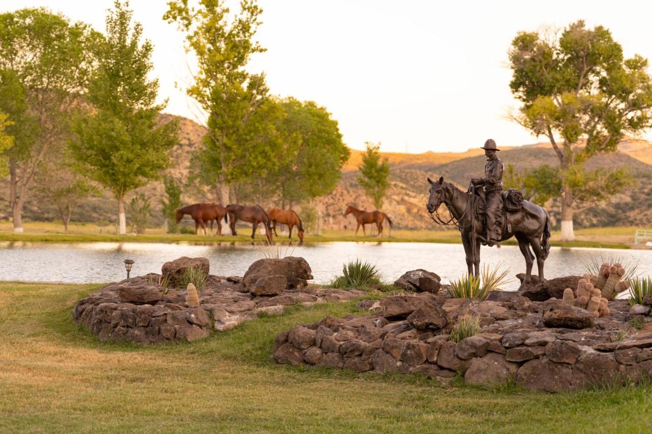 Cibolo Creek Ranch & Resort Marfa Exterior foto